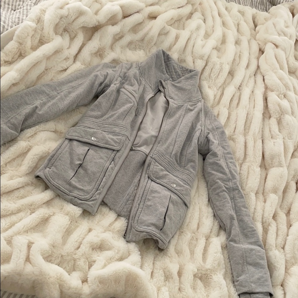 Lululemon grey jacket